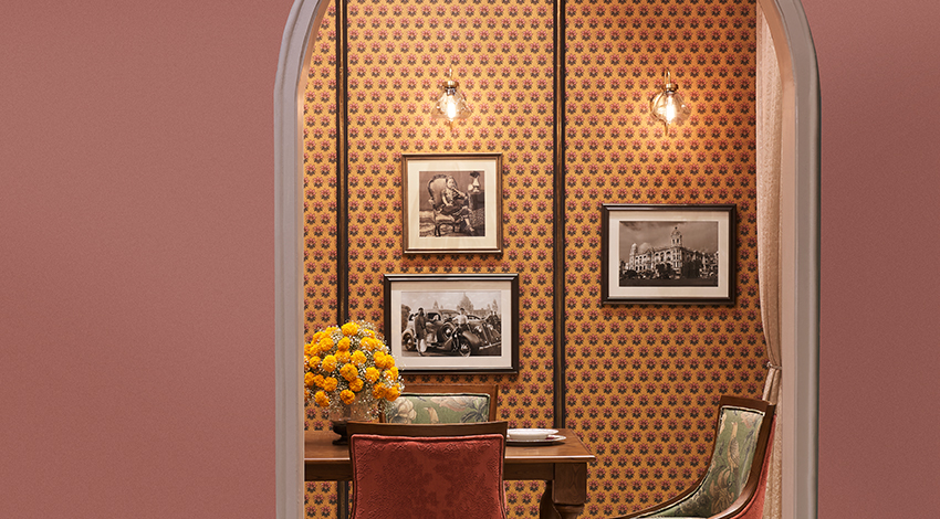 Vivid-and-Earthy-Colours-for-Hallway